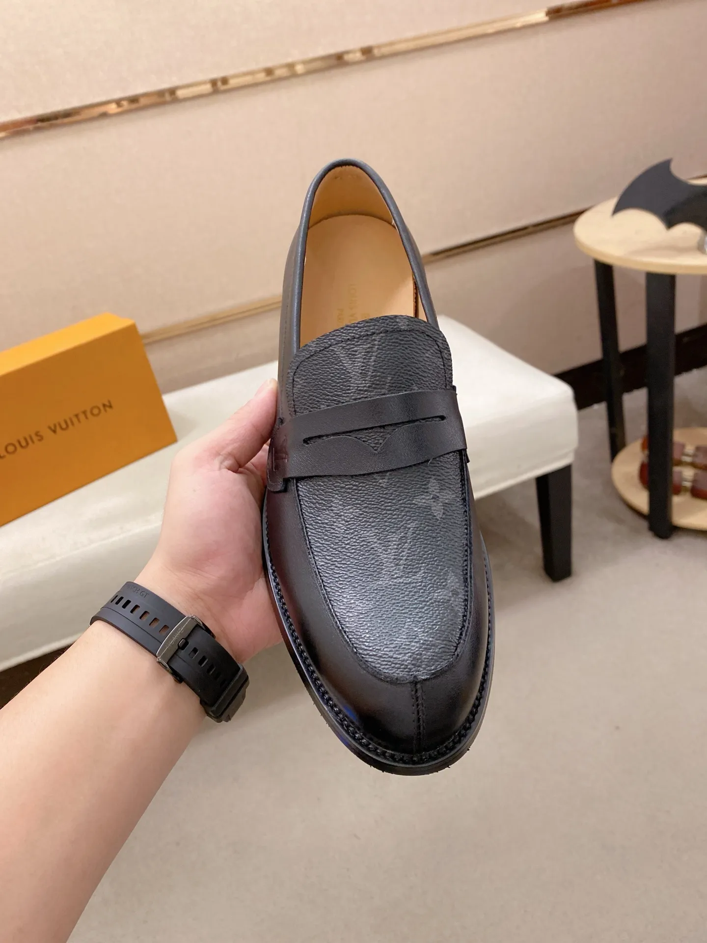 Men's Men's Shoes 500💰⚡️New models on the market⚡️Louis Vuitton (Louis Vuitton/LV) casual, business formal wear! Made with pure Italian craftsmanship, the upper is made of first-layer cowhide, which is full of texture! The lining is cowhide and the original rubber leather shoe outsole. The style is atmospheric and comfortable! Positive code 38-44
